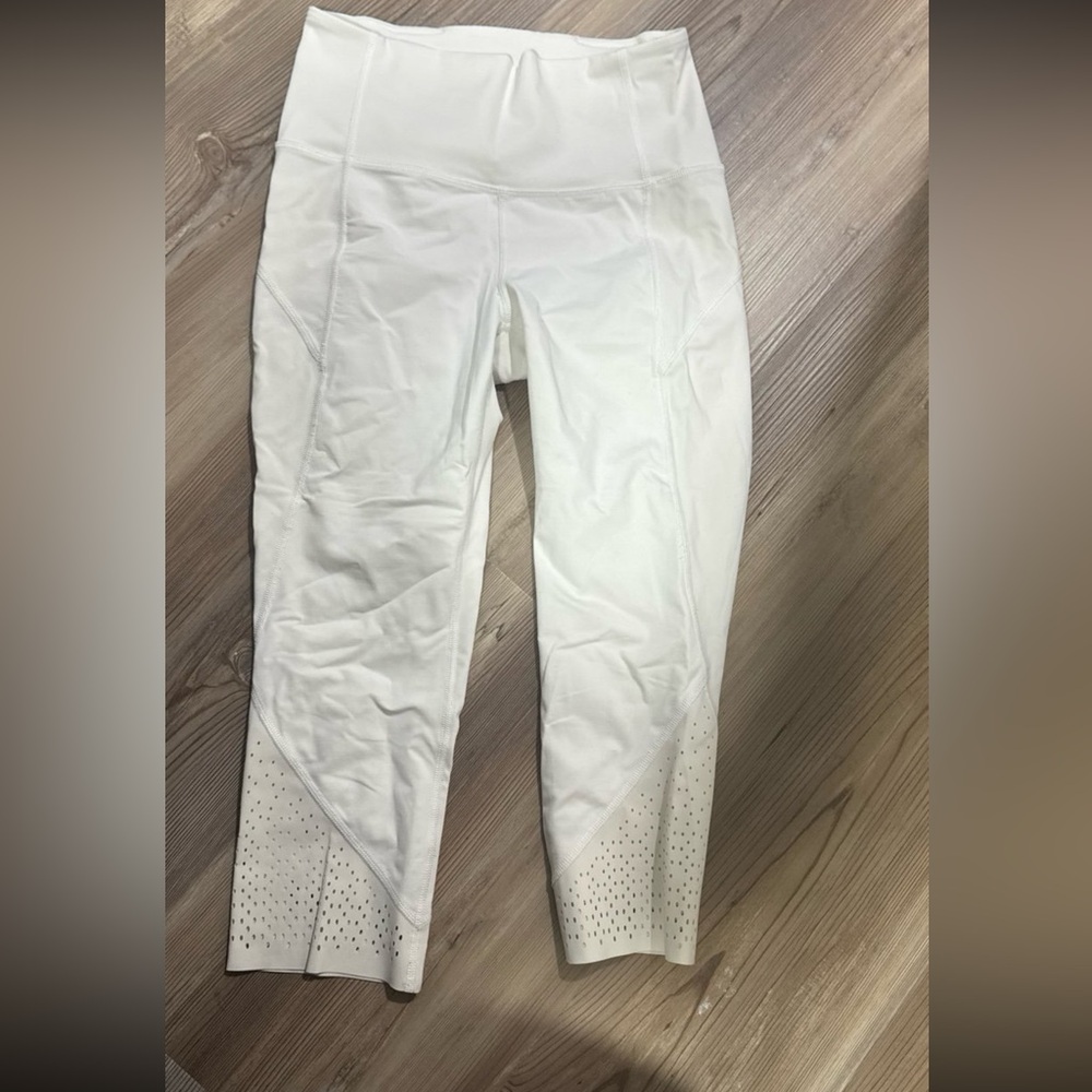 White lulu lemon legging/yoga pants size 6